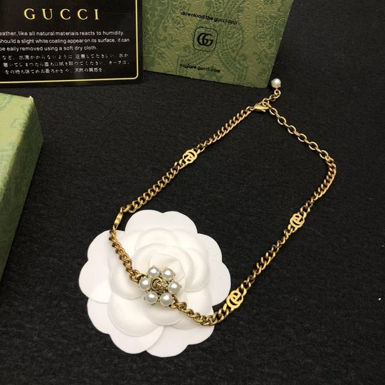 Gucci Classic Engraved Pendant Necklace Jewelry