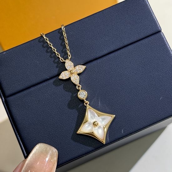 Louis Vuitton LV Clover Tassel Flower Silver Necklace
