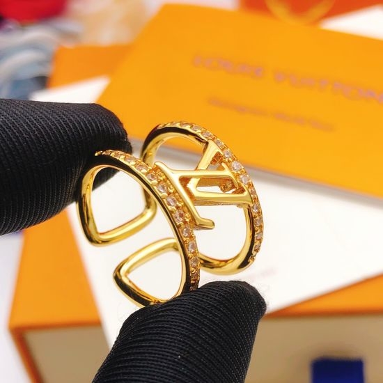 Valentino Minimalist Solid Brass Band Ring