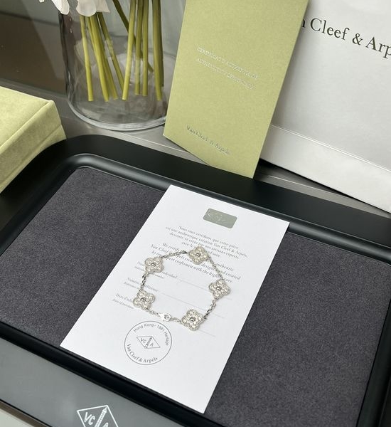 Van Cleef & Arpels VCA Full Diamond Bracelet Elegant Premium Jewelry
