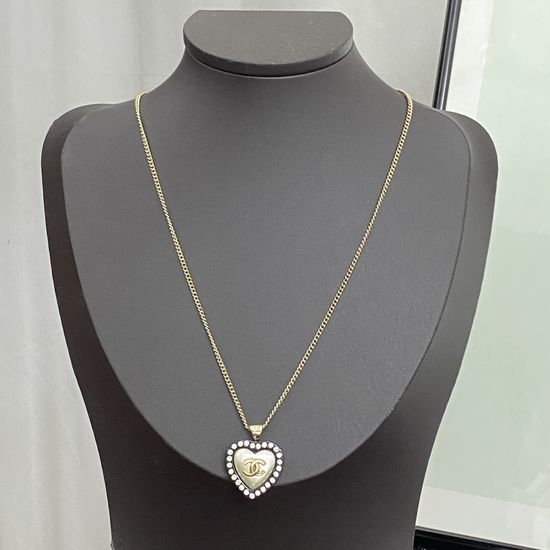 Chanel Exquisite Delicate Workmanship Pendant Necklace