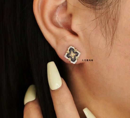 Bvlgari Vintage Onyx Clover Pattern Earrings