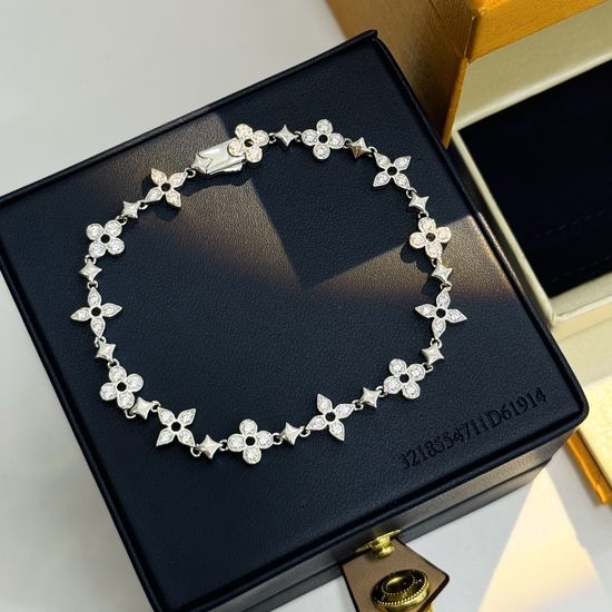 Louis Vuitton LV Hollow Clover Bracelet