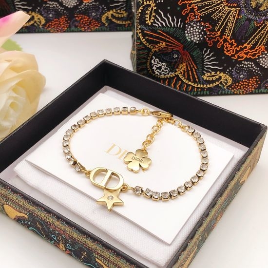Christian Dior CD Shiny Crystal Star Necklace Bracelet Set