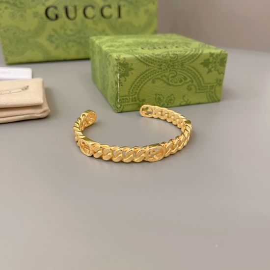 Gucci Gold Tone Classic Bangle Elegant Jewelry