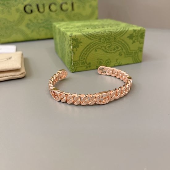 Gucci Elegant Rose Gold Bangle Jewelry