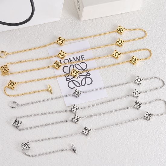 Loewe Sweater Chain Classic Design Durable Stylish Accessory