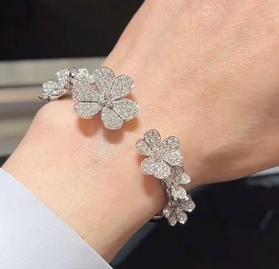 Van Cleef & Arpels VCA Full Diamond Clover Bangle Jewelry