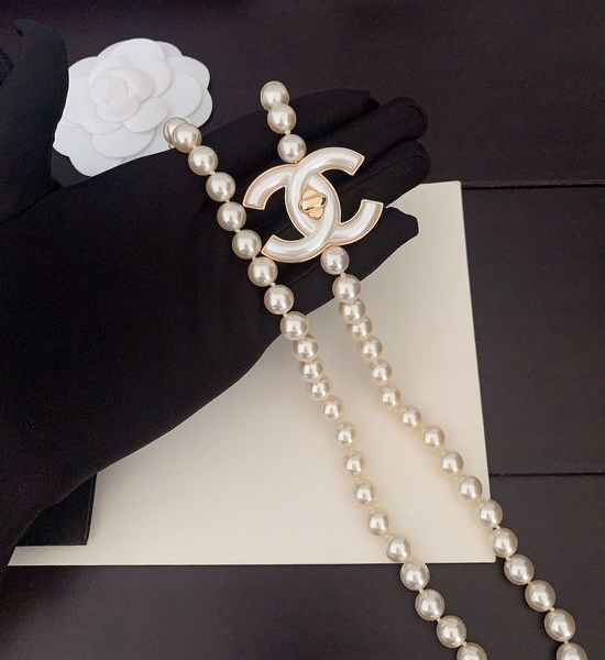 Chanel White Resin CC Pearl Necklace