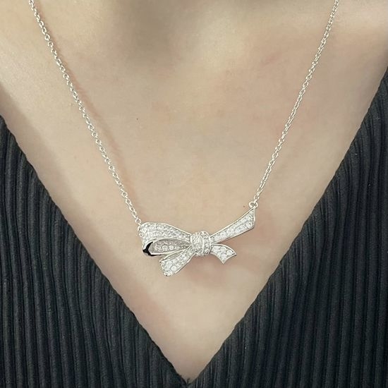 Graff Adjustable Bow Necklace Versatile Style