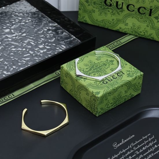 Gucci Classic Bangle Fine Craftsmanship