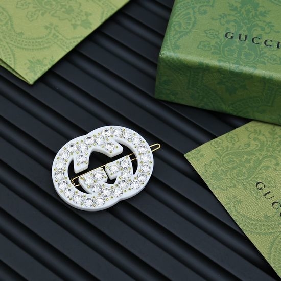 Gucci Letter Decor Hair Clip Barrette