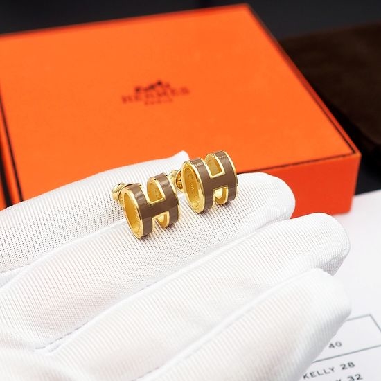 Hermes Exquisite Enamel Stud Earrings for Daily Wear