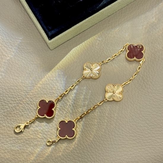 Van Cleef & Arpels VCA Carnelian Laser 925 Silver Chain Bracelet