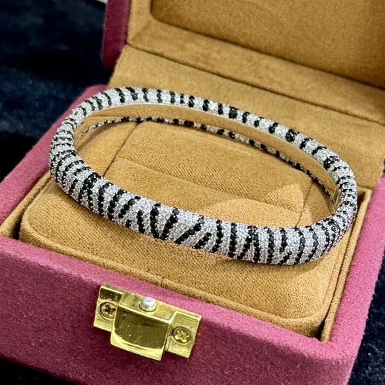 Apm monaco Zebra Pattern Silver Bangle