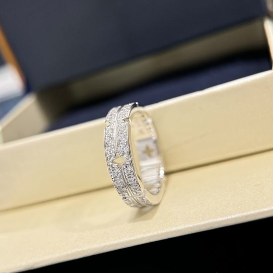 Louis Vuitton LV Hollow Double Row Diamond Ring