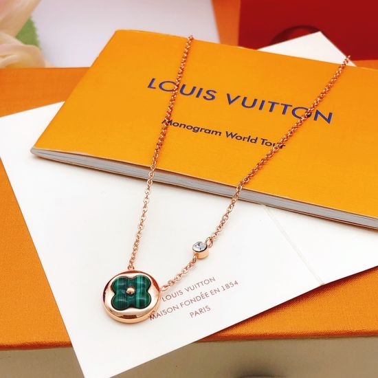 Louis Vuitton LV Gorgeous Rose Green Pendant Necklace