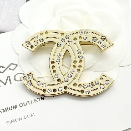 Chanel Crystal Star Hollow Double Letter Brooch