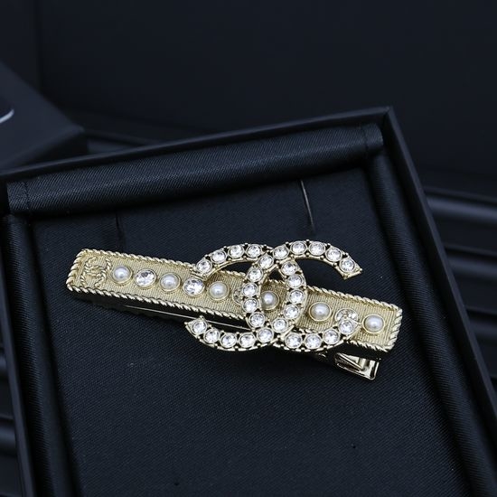 Chanel Pearl Diamond-encrusted Hair Clip