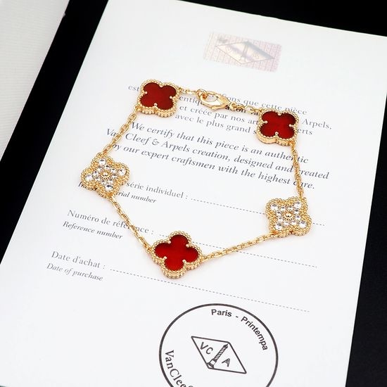 Van Cleef & Arpels VCA Vintage Four-leaf Clover Red Agate Jewelry