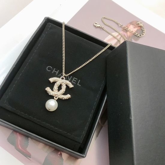 Chanel Twisted Pearl Decorative Necklace