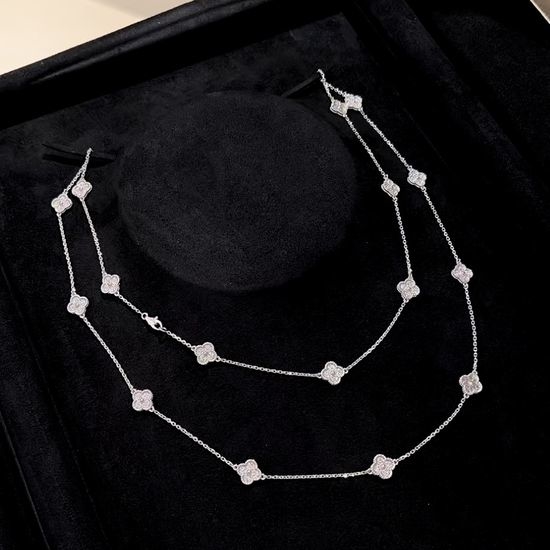 Van Cleef & Arpels VCA Sixteen Clover Long Sweater Chain