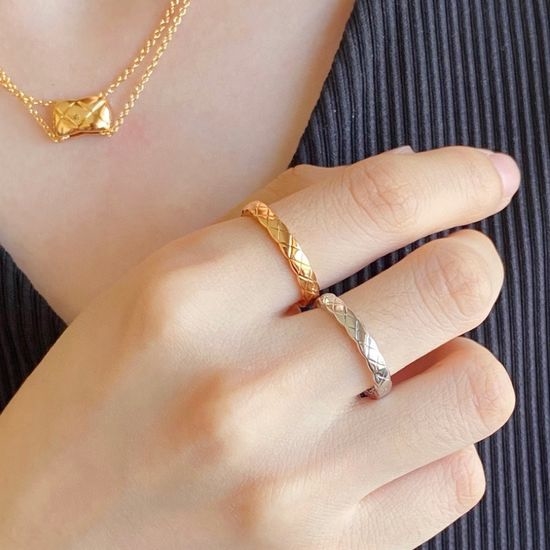 Chanel Quilted Pattern Slim Polished Plain Band Ring