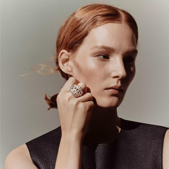Hermes Delicate Elegant Diamond Inlaid Ring