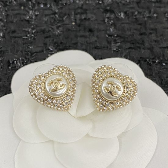 Chanel Chic Diamond Heart Pearl Earrings