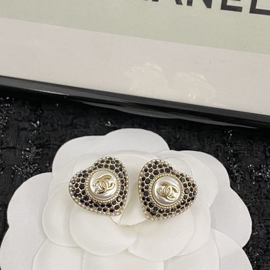 Chanel Elegant Black-White Pearl Earrings