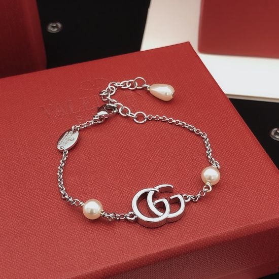 Gucci Silver Pearl Drop Bracelet