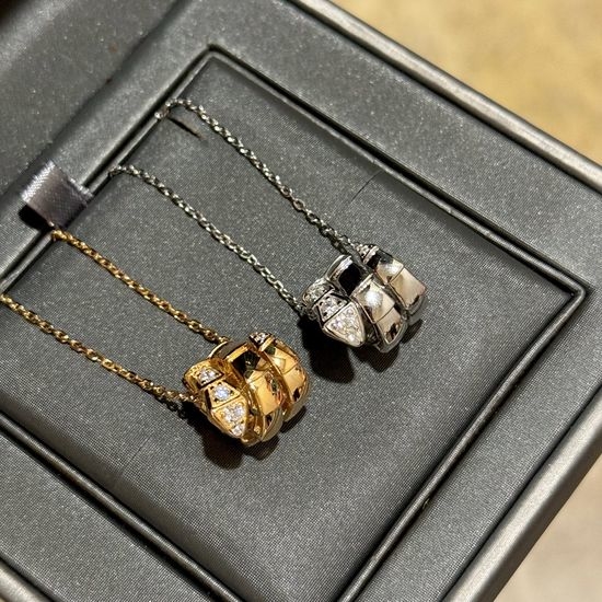 Bottega Veneta BV Double Layer Half Diamond Snake Necklace