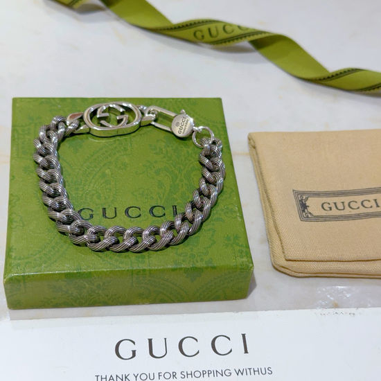 Gucci Classic Pattern Engraved Bracelet