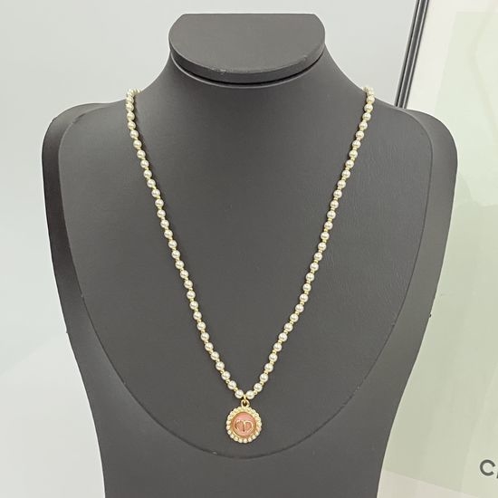Christian Dior CD Pink Crystal Button Pearl Necklace Elegant Style