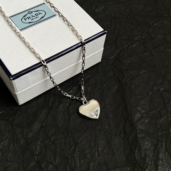 Prada Elegant Heart Shape Fashion Necklace