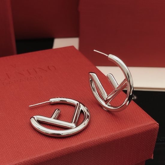 Fendi Medium Smooth Round Hoop Earrings