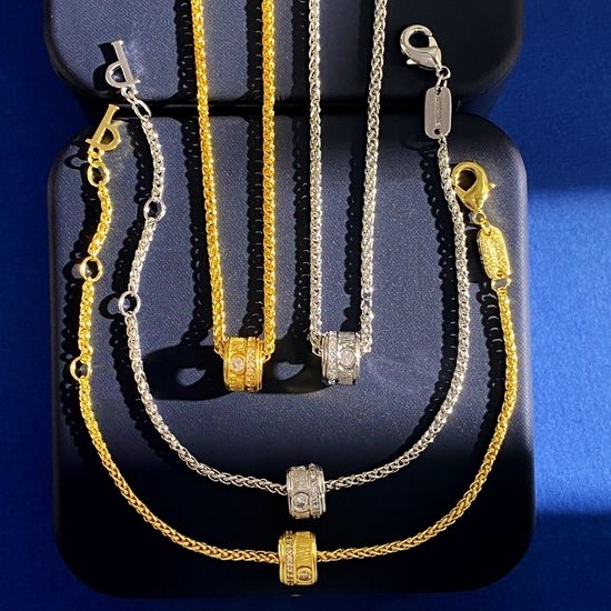 Piaget Diamond Pendant Necklace Bracelet Set