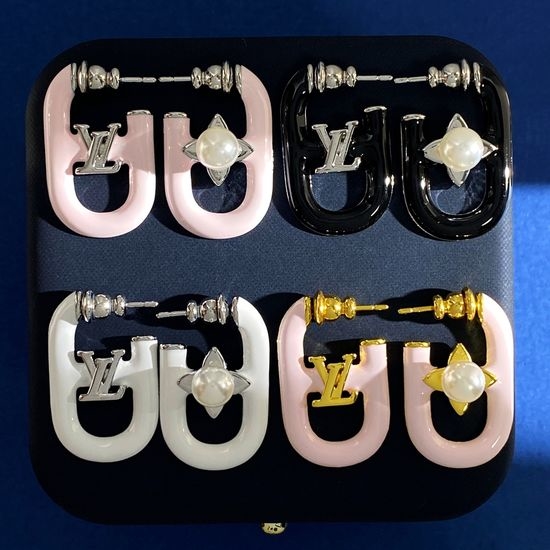 Louis Vuitton LV Diamond Pattern Pearl Drop Earrings