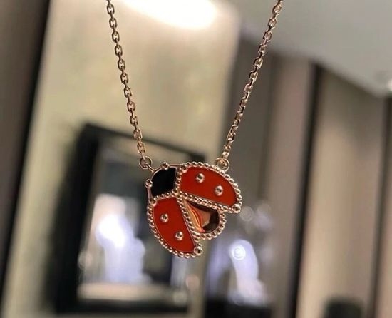 Van Cleef & Arpels VCA Carnelian Agate Decorated Bracelet