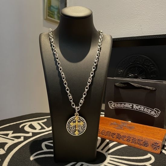 Chrome Hearts Vintage Cross Round Pendant Necklace