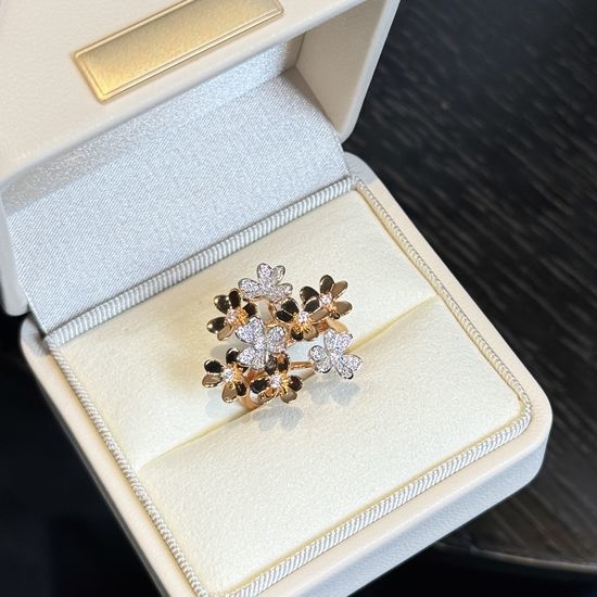 Fendi Clover Flower Adjustable Open Ring
