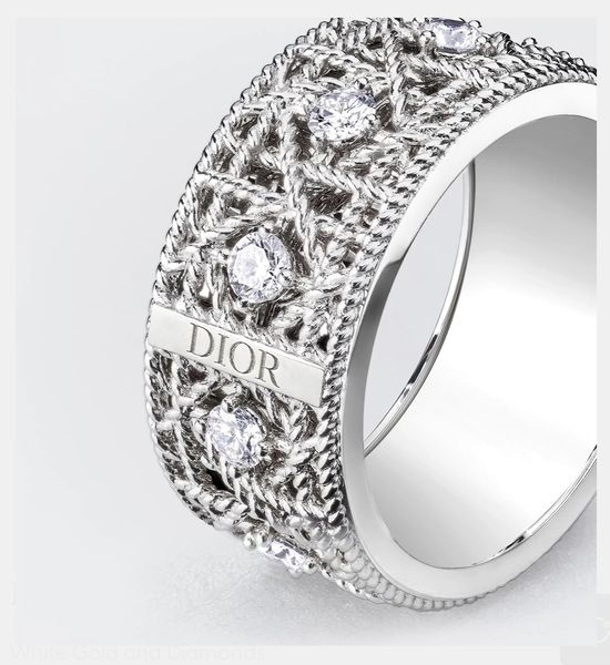 Christian Dior CD Elegant Temperament Classic Ring