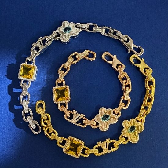 Louis Vuitton LV Rhinestone Letter Chunky Chain Bracelet