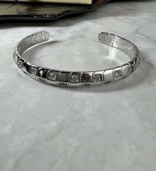 Louis Vuitton LV Check Pattern Crystal Gold Bracelet