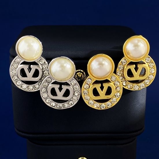 Valentino Pearl Rhinestone Hollow Stud Earrings Classic Sophisticated