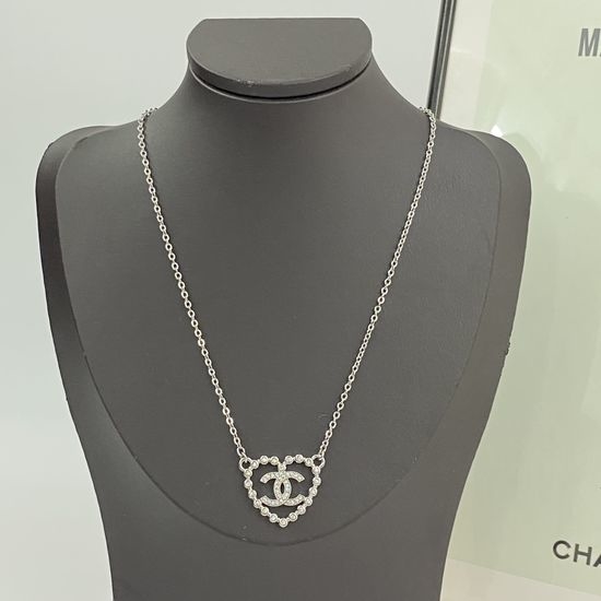 Chanel Silver Hollow Heart Dainty All-match Necklace