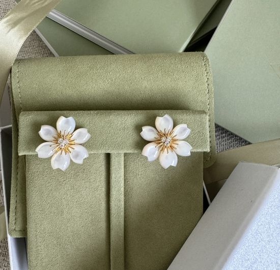 Van Cleef & Arpels VCA Flower Design Stud Earrings