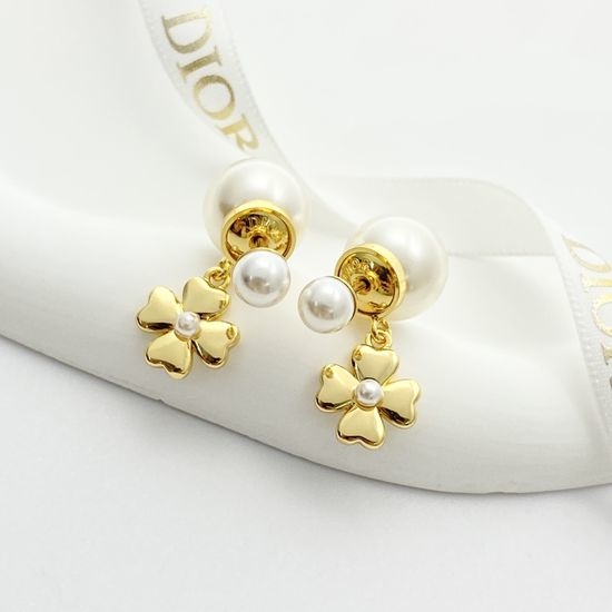 Christian Dior CD Four Leaf Clover Pearl Stud Earrings