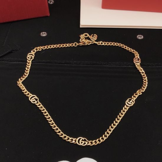 Gucci Sleek Polished Pendant Necklace