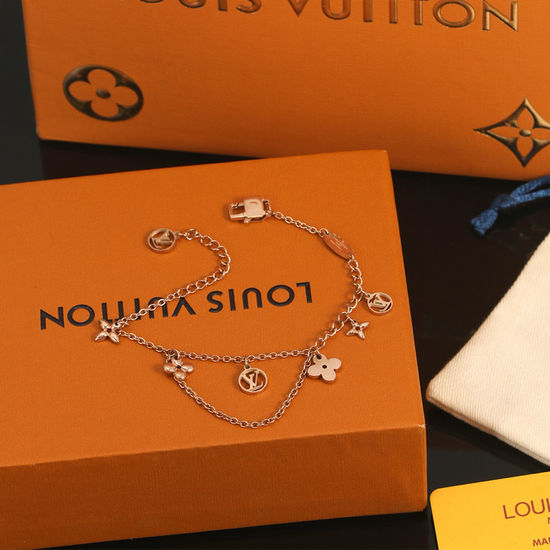 Louis Vuitton LV Rose Gold Polished Classic Bangle